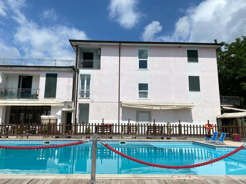 Appartamento con piscina