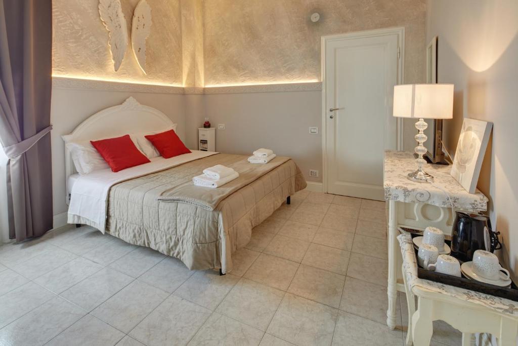 Leone X Guest House