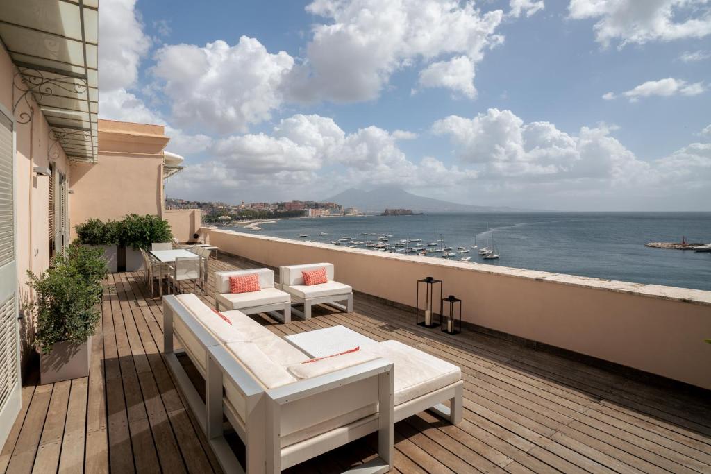 Caracciolo 13 Rooftop & Suites