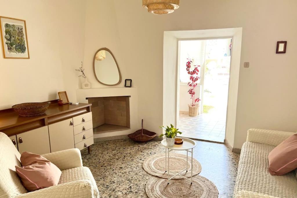 Casetta Bianca con Giardino