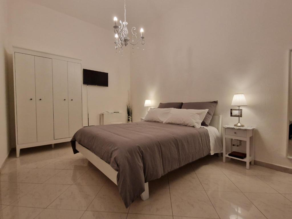 Cinzia's House of Mirrors