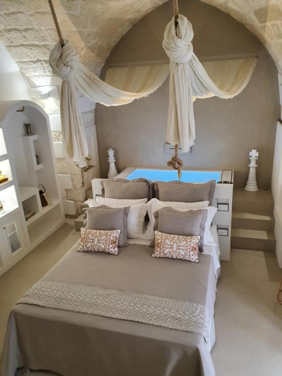 Eurydice Suite with Infinity Jacuzzi