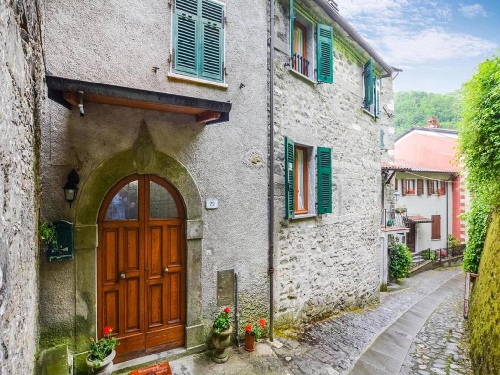 Cosy holiday home in Equi Terme with terrace