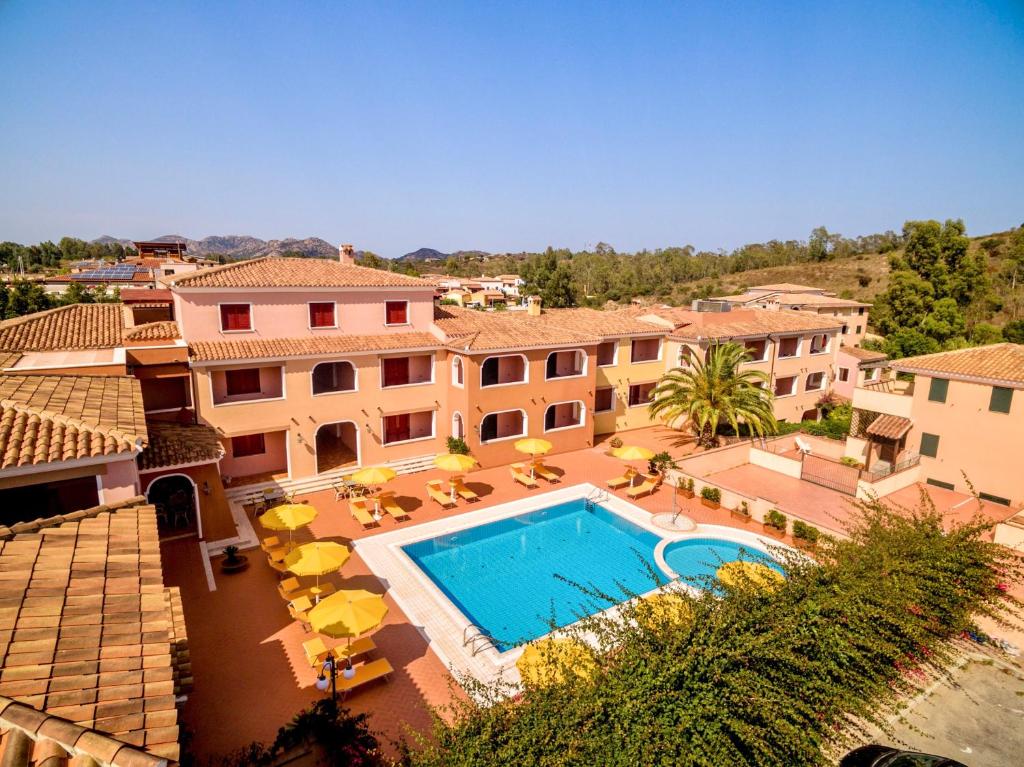 ISA - Residence with swimming-pool in Sos Alinos