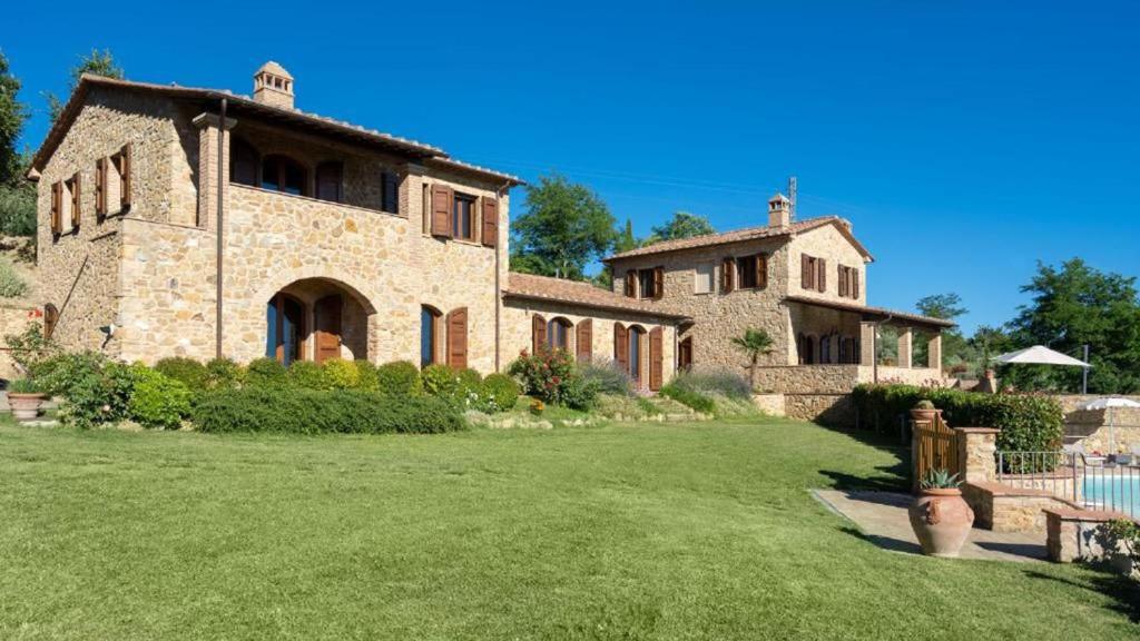 Casale con vista colline