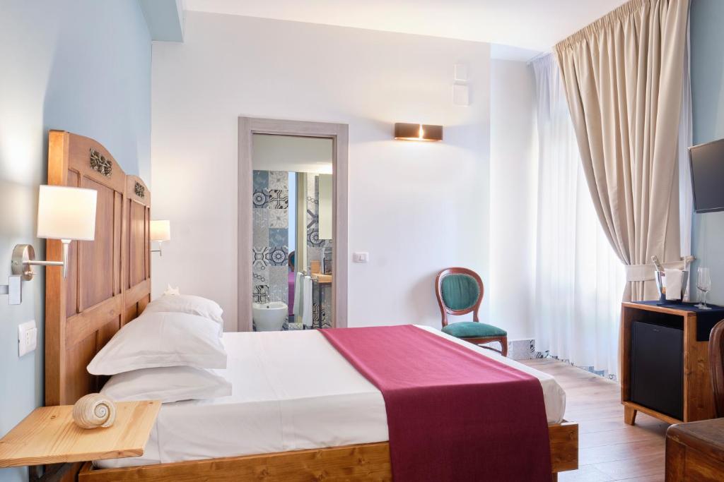 La Via del Porto Charme Rooms