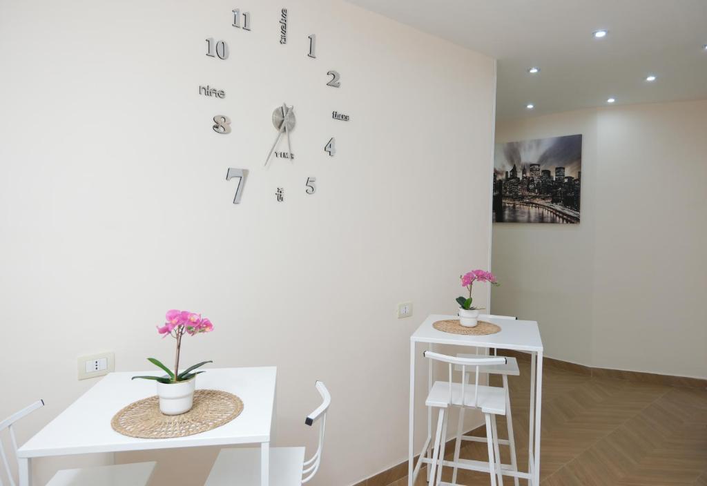 Max Fox Suite