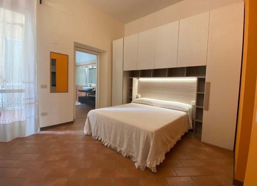 Indipendent Studio Apartment with Terrace - Parking