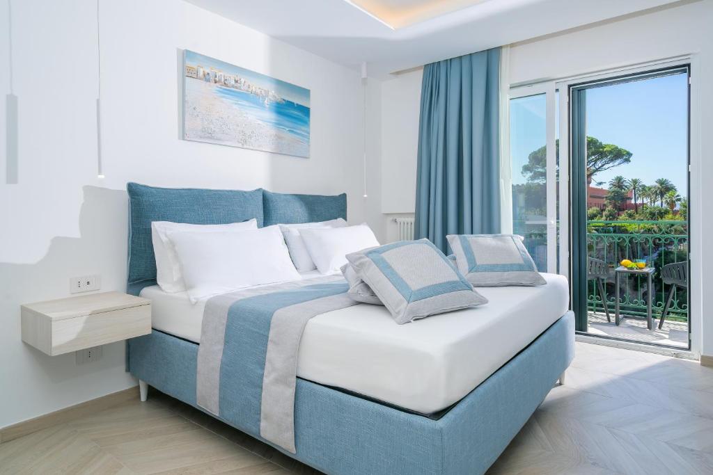 Sea View Deluxe Apartments