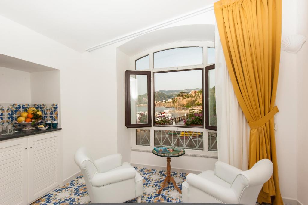 Surriento Suites