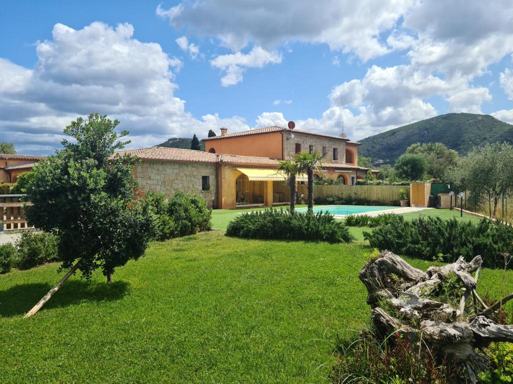 Villa Paola San Teodoro con piscina privata