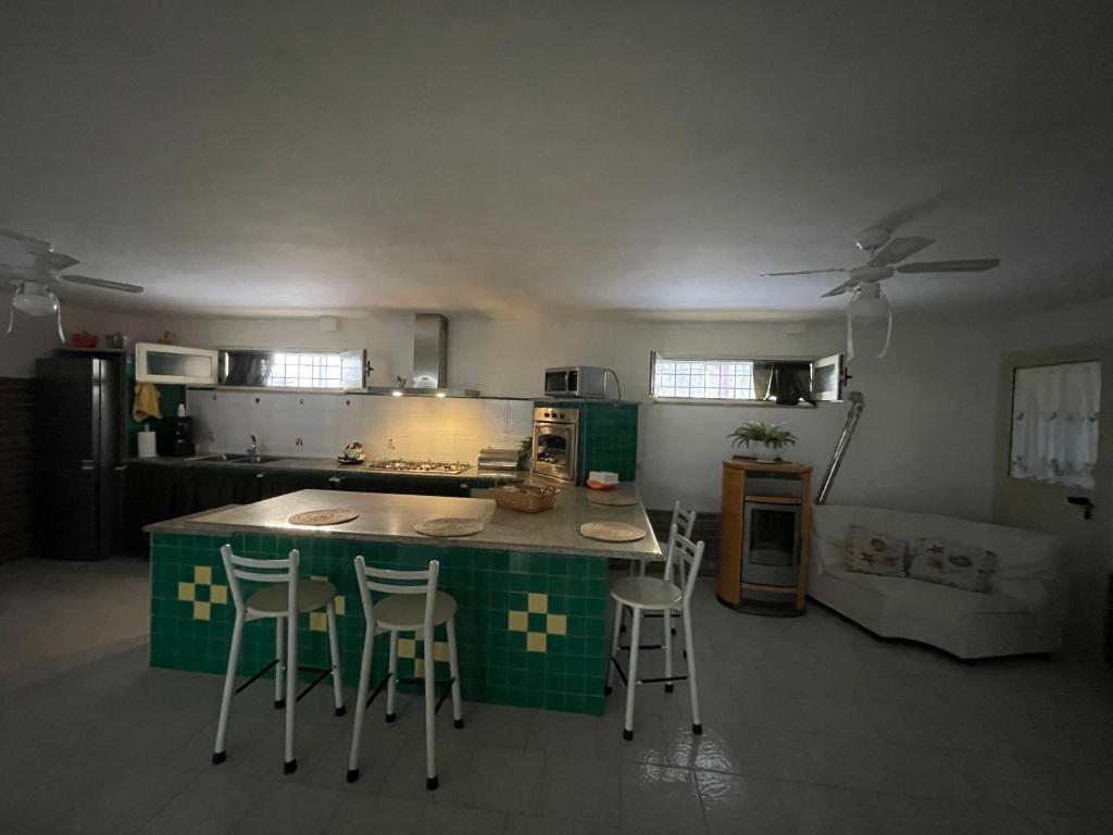 La Villa Carmela Cuma