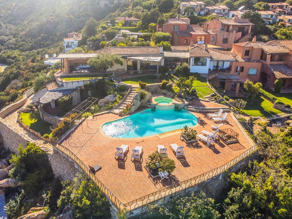 Sardinia Family Villas - Villa Carmen with sea view and pool