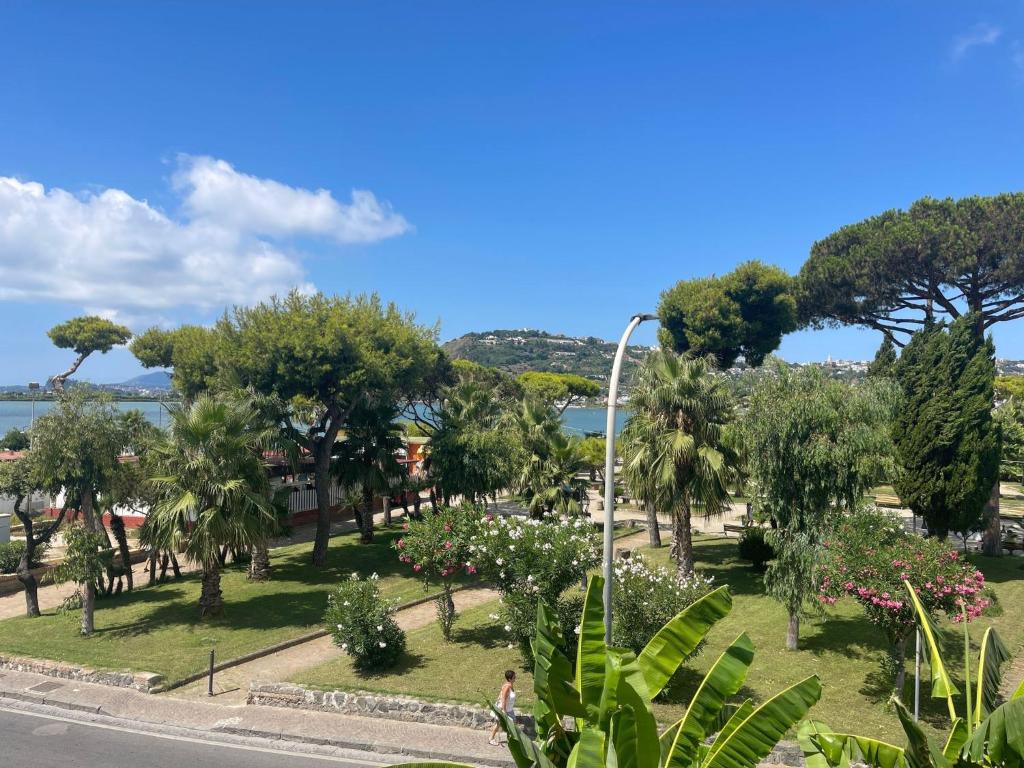 Vista Lago Bacoli